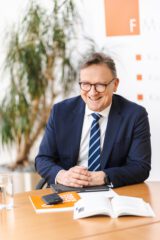 Portrait of FMA Executive Director Helmut Ettl