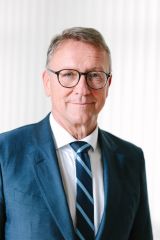 Portrait of FMA Executive Director Helmut Ettl
